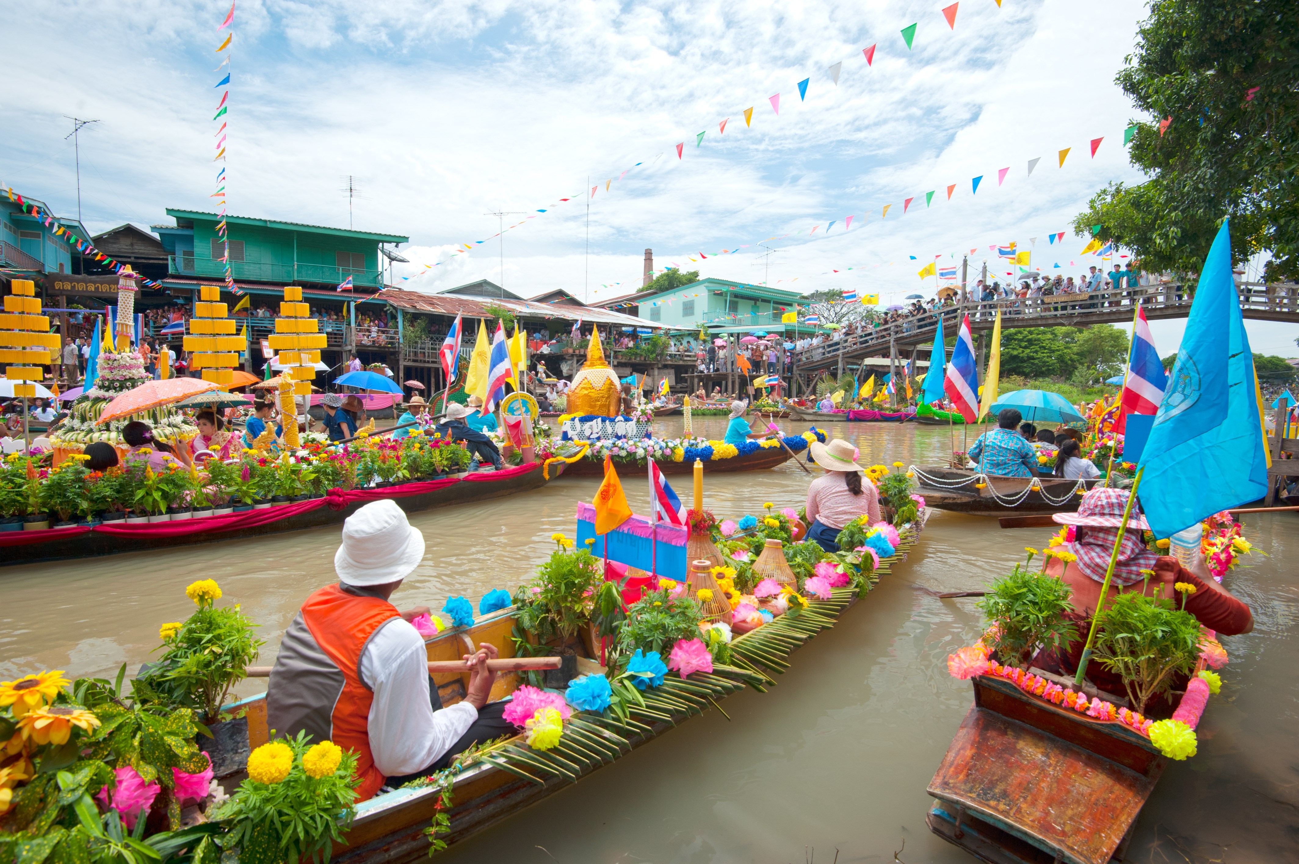 floating market in Thailand